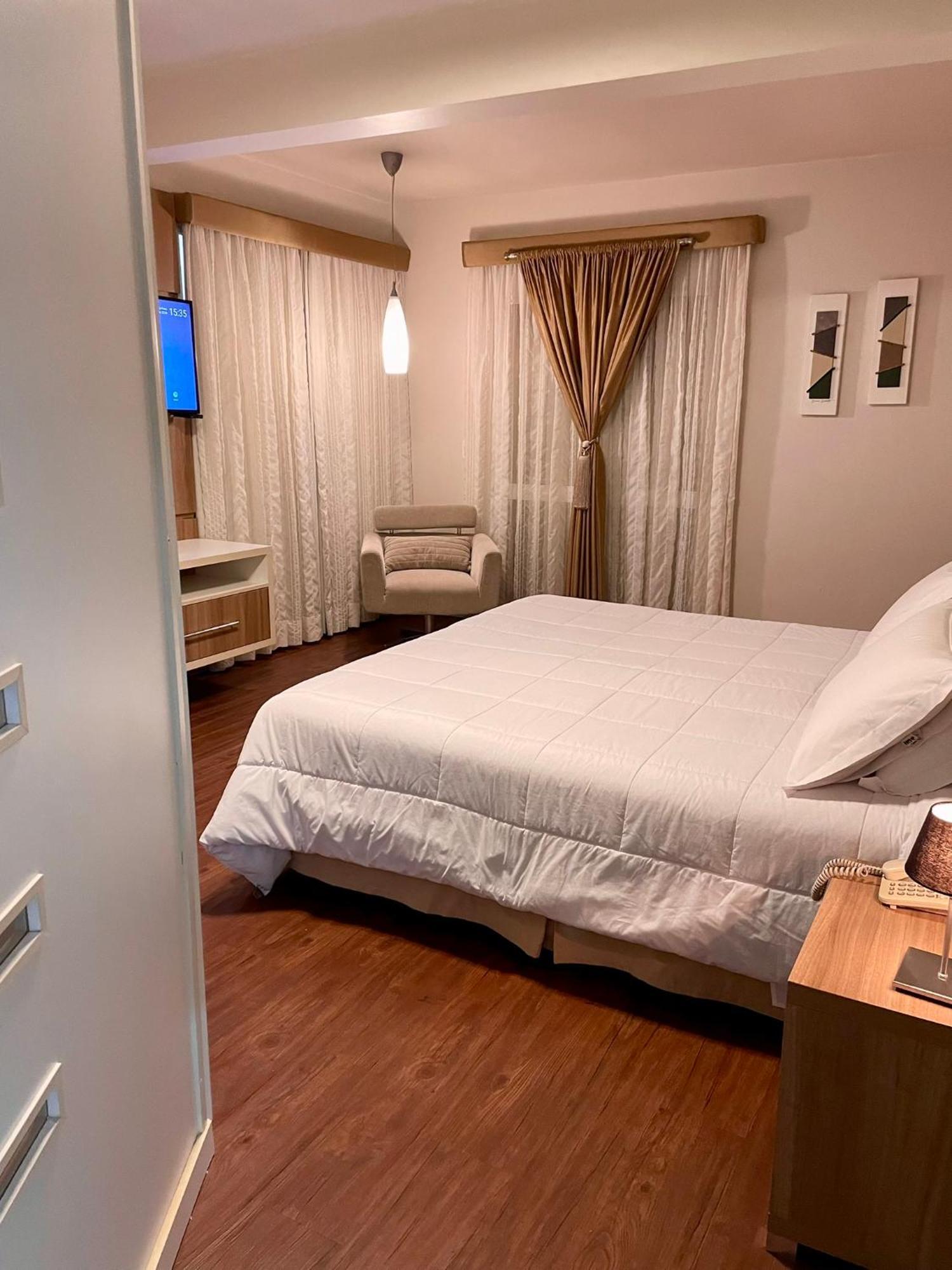 Locanda Hotel โนวูอัมบูร์โก ภายนอก รูปภาพ